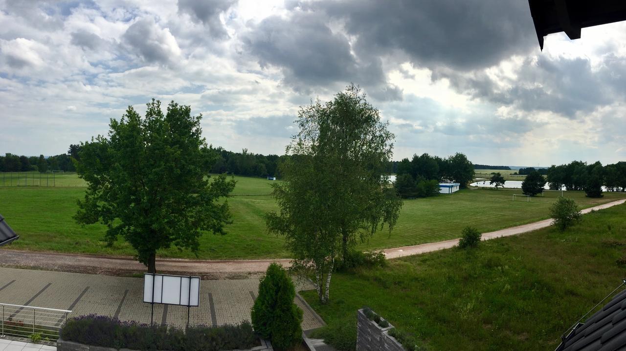 Essenza Party Center Bed & Breakfast Swidnica  ภายนอก รูปภาพ