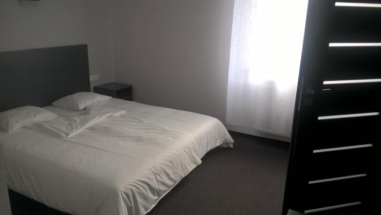 Essenza Party Center Bed & Breakfast Swidnica  ภายนอก รูปภาพ